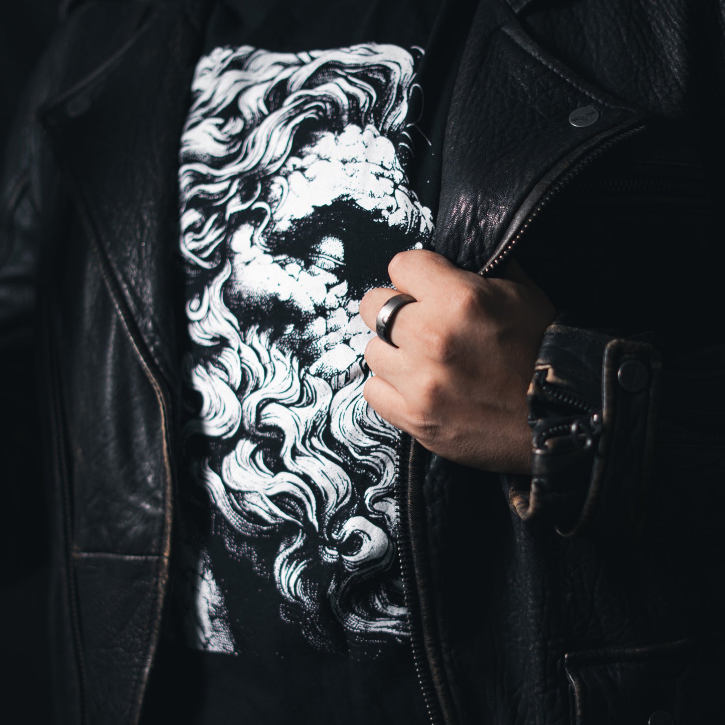 Fallen Titan Greek Statue T-Shirt: Mythology Inspired Streetwear Tee
